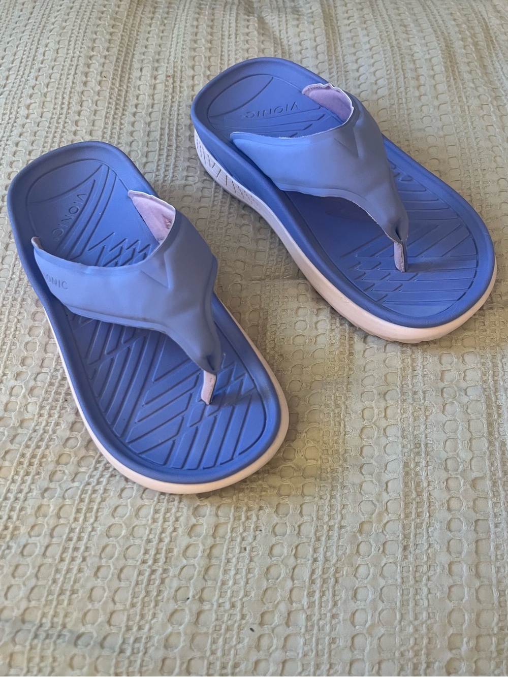 Vionic Women’s Purple Flip Flop Sandal SZ 7